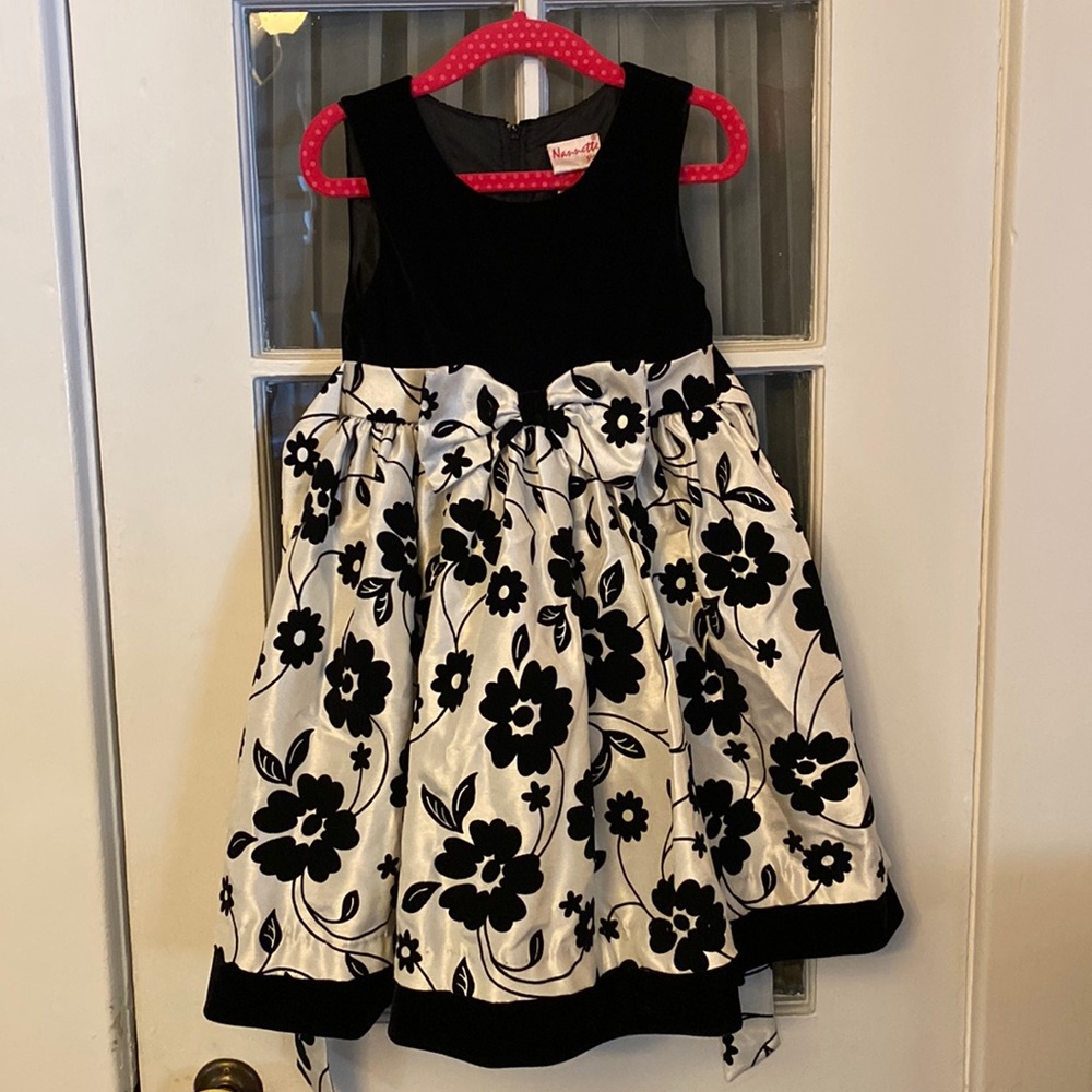 4T Black/White Floral Velvet Tulle Under Skirt Zipper Back Dress